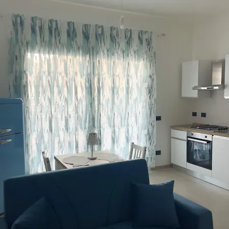 Lera's Apartments, Bilocale Luminoso E Confortevole Διαμέρισμα *