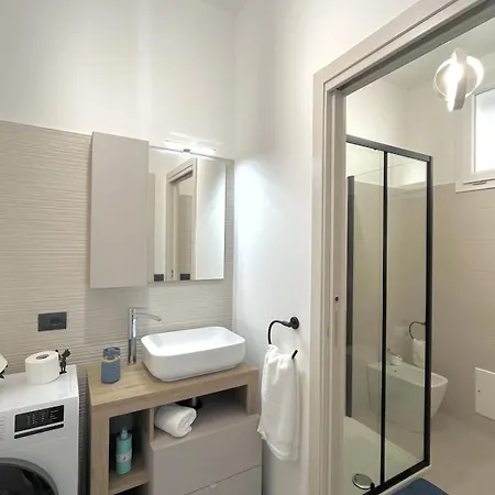 Lera's Apartments, Bilocale Luminoso E Confortevole Διαμέρισμα